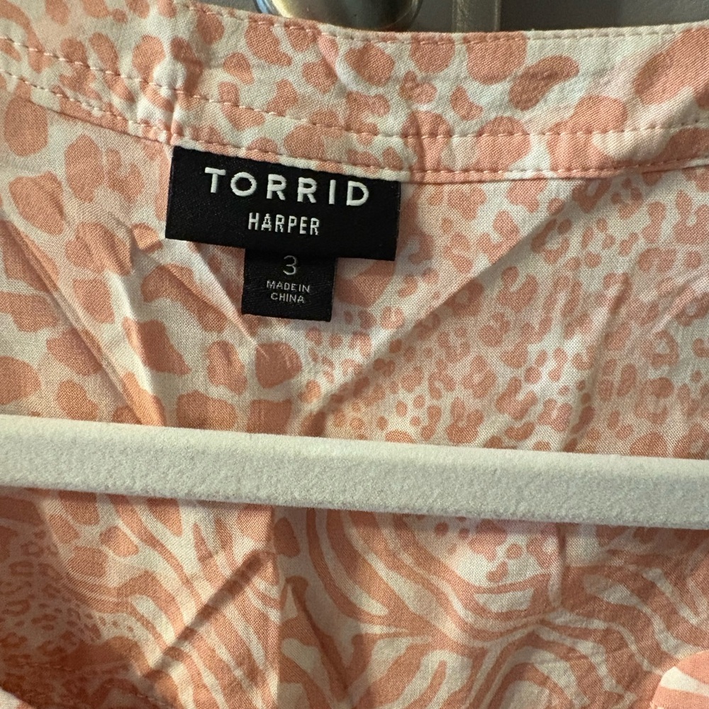 Torrid Light Pink Patterned Blouse - image 3